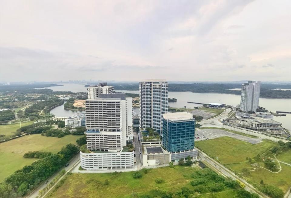 C1113 Almas Suites Galaxy Space Netflix By Stay Nusajaya  Exterior foto