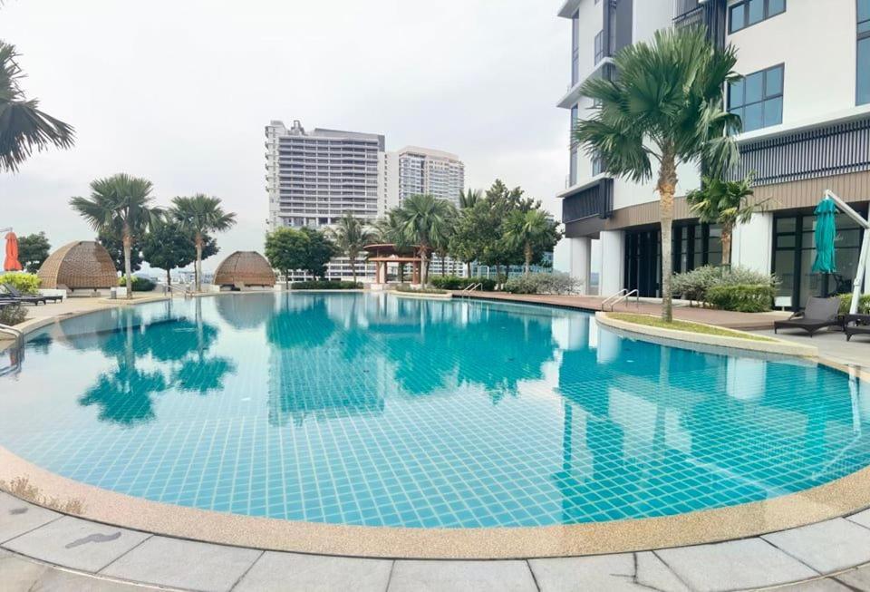 C1113 Almas Suites Galaxy Space Netflix By Stay Nusajaya  Exterior foto